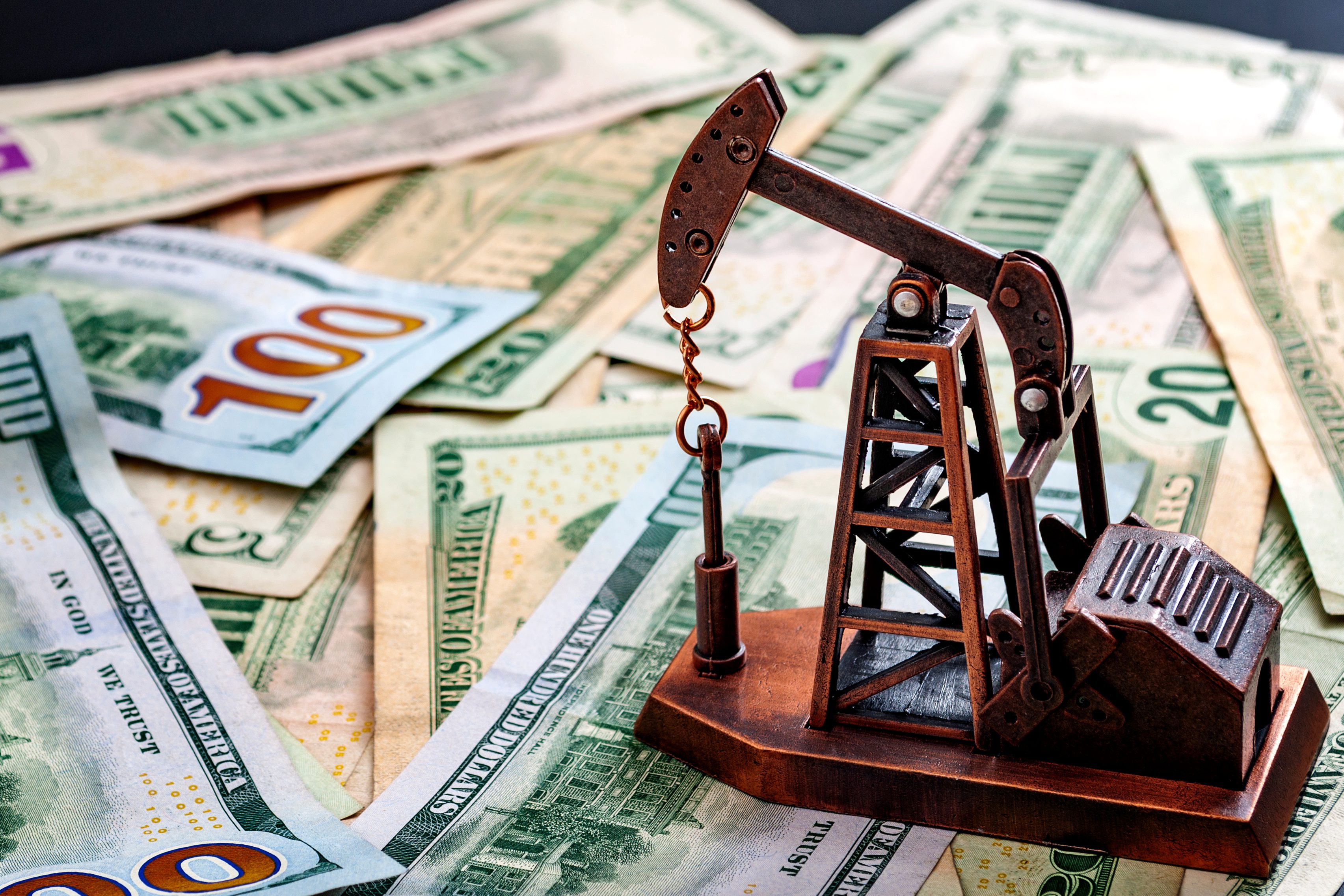 Crude Intentions III: One step forward, one step back in executive remuneration policies in oil and gas image